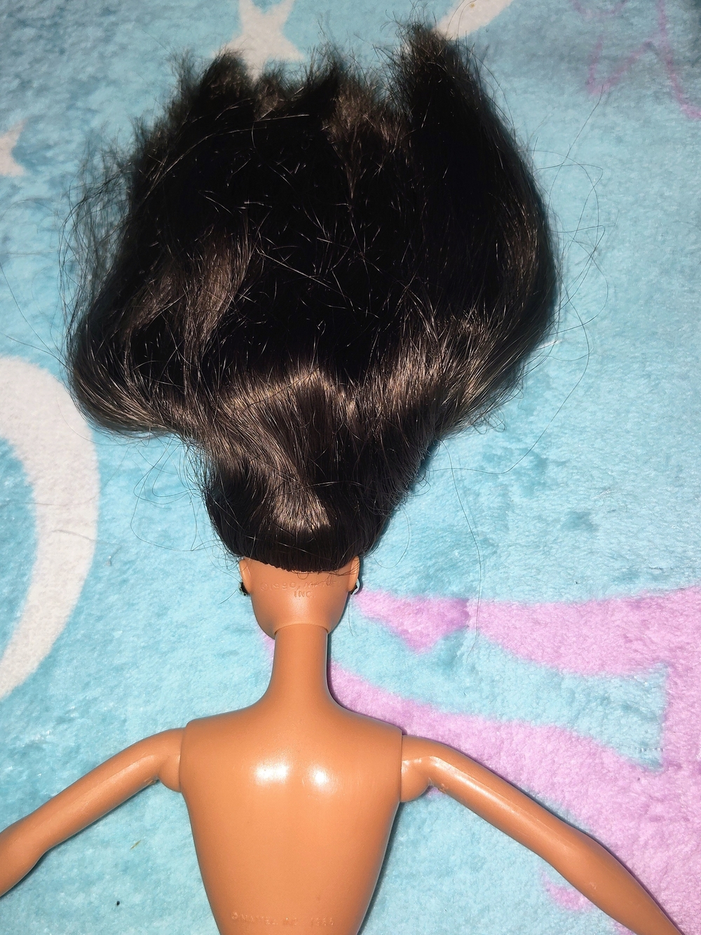 Vintage Barbie Doll with Dark Brown Hair and Pink Lips - Picture 14 of 15